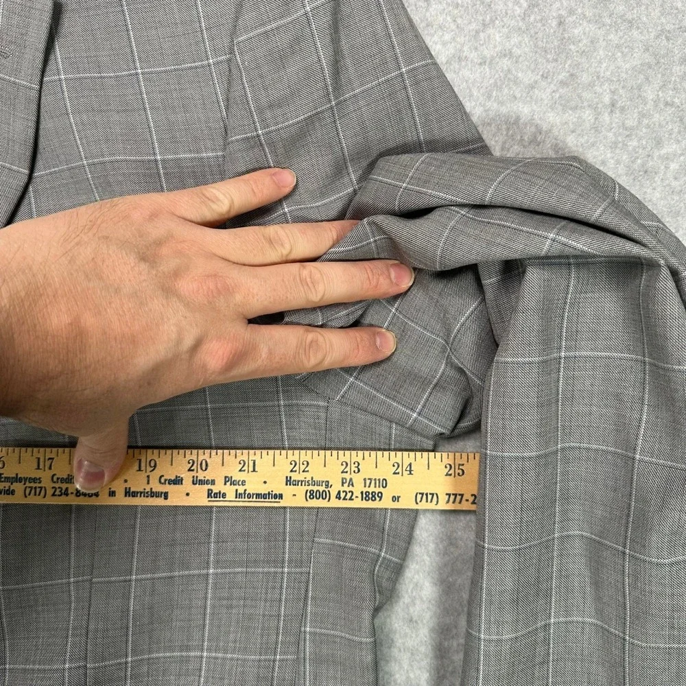 Jos A Bank Mens 46 XLG Tailored Fit Plaid Blazer Sport Coat Jacket Gray Wool